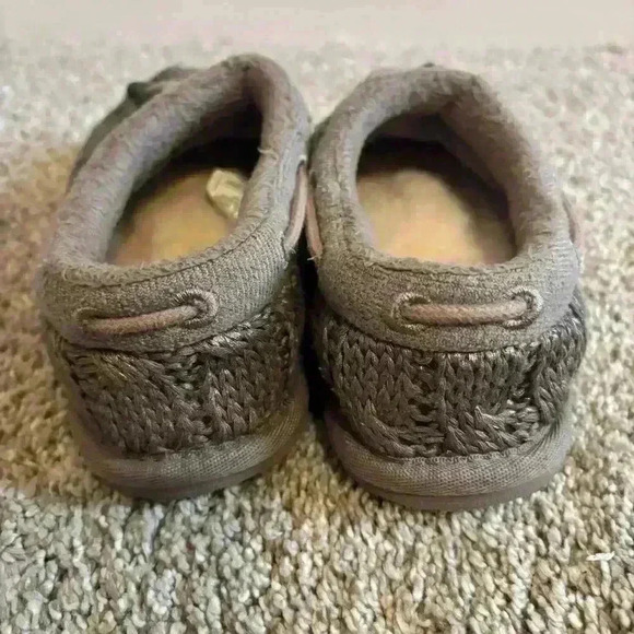 Ugg Freesia Gray Cable Knit Warm Slippers Size 13-1 Kids - Picture 4 of 8
